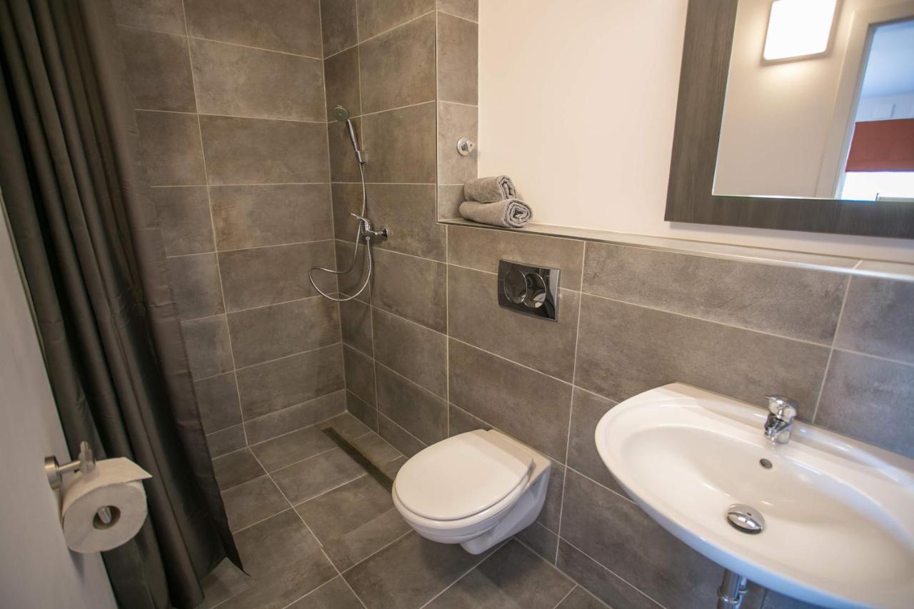 Zweibettzimmer-Apartment mit Küche